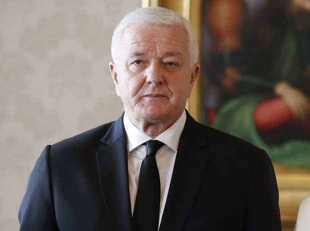 Црногорски премијер Марковић поручио: Нема суспензије закона којим се отимају светиње